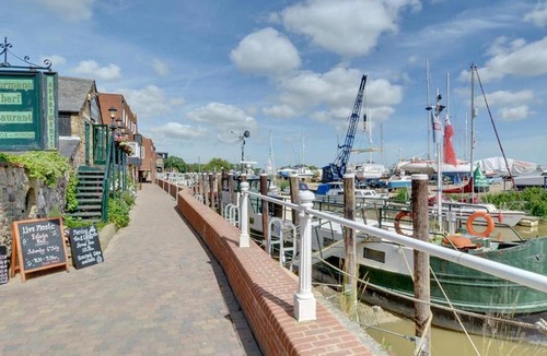 Sandwich Apartment | Apartment Garden