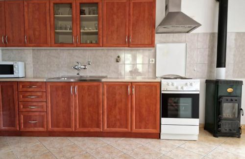 Golas Apartment | Apartment Gina