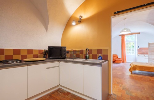 Vallon-Pont-d'Arc Cottage | Apartment "Gîte Vincent" with Mountain View, Private Pool and Wi-Fi