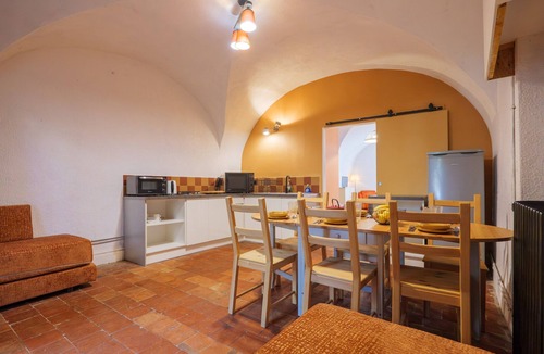 Vallon-Pont-d'Arc Cottage | Apartment "Gîte Vincent" with Mountain View, Private Pool and Wi-Fi