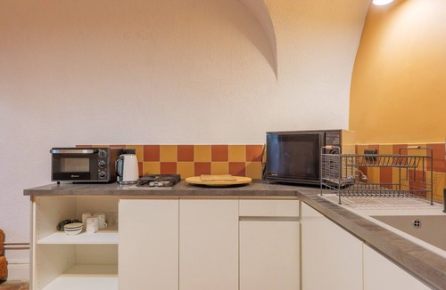 Vallon-Pont-d'Arc Cottage | Apartment "Gîte Vincent" with Mountain View, Private Pool and Wi-Fi