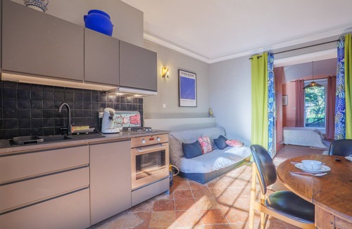 Vallon-Pont-d'Arc Cottage | Apartment 'Gîte Yves' with Mountain View, Private Pool and Wi-Fi