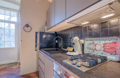 Vallon-Pont-d'Arc Cottage | Apartment 'Gîte Yves' with Mountain View, Private Pool and Wi-Fi