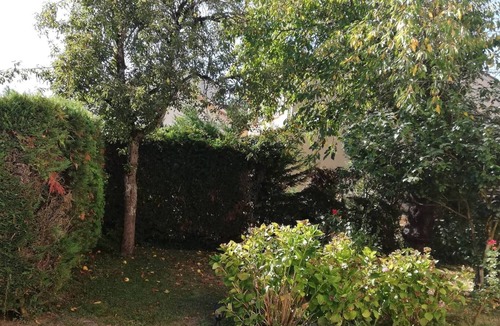 Decazeville Apartment | Apartment 'Gite 43' with Private Terrace, Shared Garden and Wi-Fi