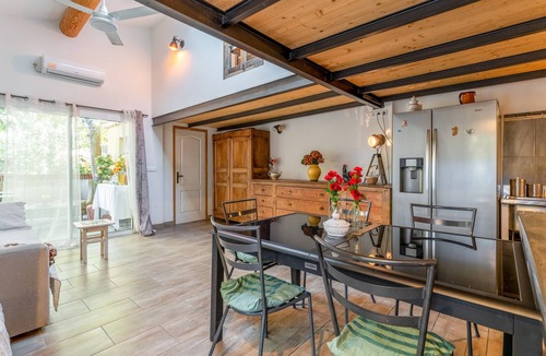 Monteux House | Apartment 'Gîte Marie - Monteux' with Private Pool, Wi-Fi and Air Conditioning