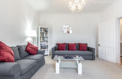 Levenmouth Apartment | Apartment Glebe