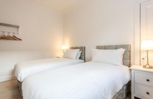 Levenmouth Apartment | Apartment Glebe