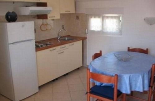 Kosljun Apartment | Apartment Gordana - 3m from the beach: - Kosljun, Island Pag, Croatia