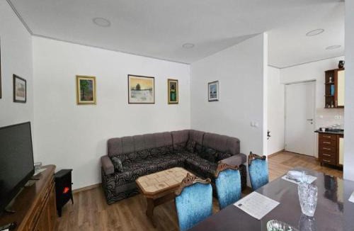 Gracac Apartment | Apartment Gracac - Two Bedroom Apartment with Terrace