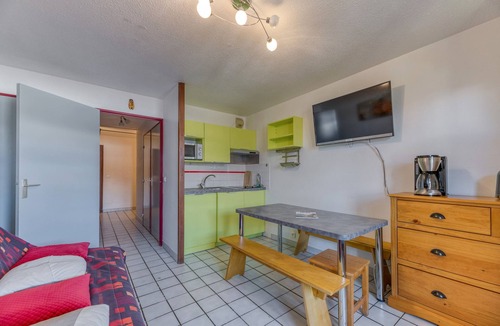 Villard-Reculas Apartment | Apartment 'Granges 5 Studio' with Mountain View and Balcony