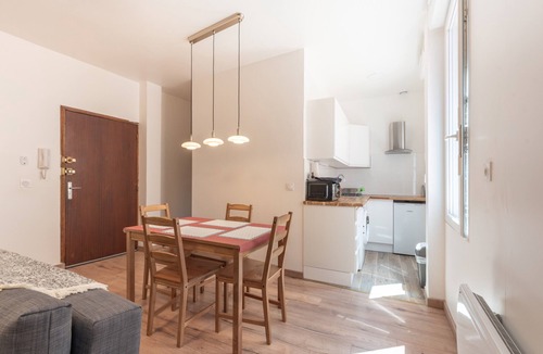 Lourdes Apartment | Apartment 'Grottes De Lourdes - 4 Pers' with Wi-Fi
