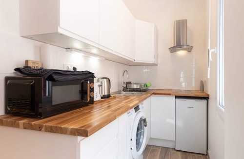 Lourdes Apartment | Apartment 'Grottes De Lourdes - 4 Pers' with Wi-Fi