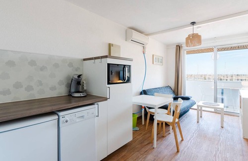 Gruissan Apartment | Apartment Gruissan - Private Parking, Pets Allowed