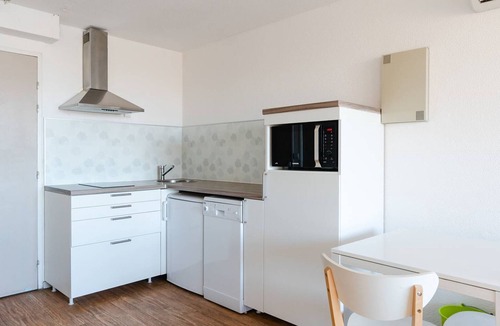 Gruissan Apartment | Apartment Gruissan - Private Parking, Pets Allowed