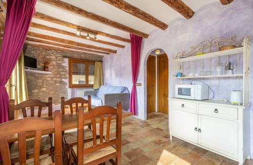 Bellestar House | Apartment 'Guarta' with Mountain Views, Shared Pool and Wi-Fi