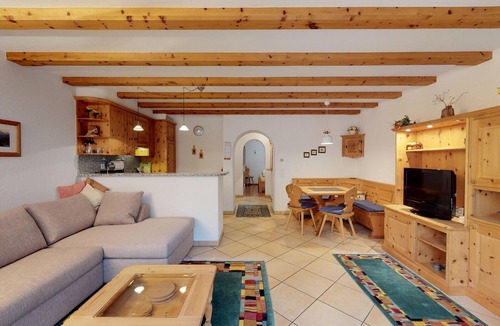 Celerina-Schlarigna Apartment | Apartment house in super convenient location.