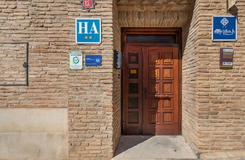 Daroca Apartment | Apartment 'Halima' with Balcony, Wi-Fi and Air Conditioning