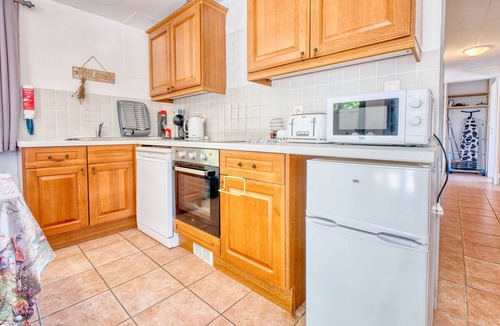 Bergerac Apartment | Apartment 'Hare' with Shared Pool, Wi-Fi and Air Conditioning