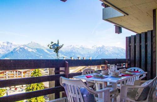 Saint-Pierre-de-Clages Apartment | Apartment Hauts de Nendaz A F3 by Interhome