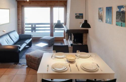 Saint-Pierre-de-Clages Apartment | Apartment Hauts De Nendaz B K5 by Interhome