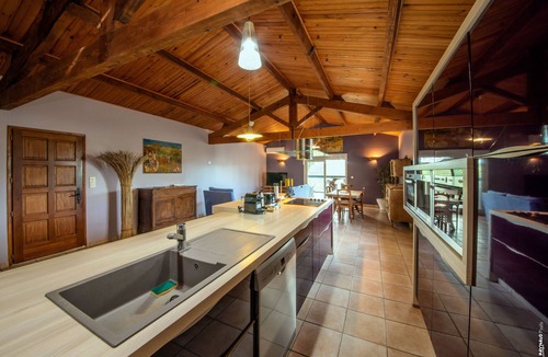 Montans Apartment | APARTMENT - HEART OF A VINEYARD - QUIET