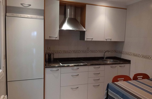 Zarautz Apartment | Apartment Herrikobarra 2 - in the center 500m from the beach by Egona