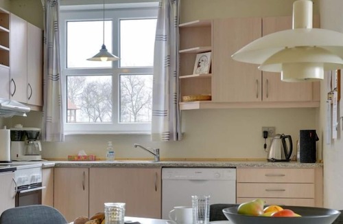 Vragard Apartment | Apartment "Hiarwarth" - 19km from the sea in Western Jutland in Højer - 8 persons, 2 bedrooms