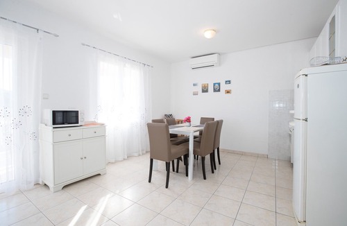Rab Town Apartment | Apartment - Holiday apartment for 4 persons (A2) in Lopar San Marino