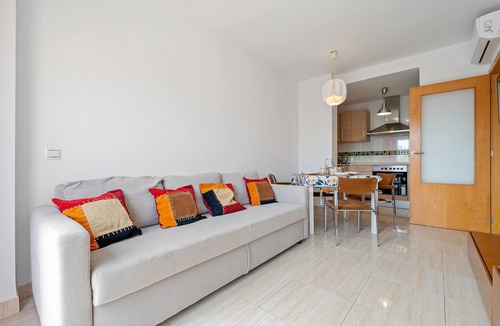 Deltebre Apartment | Apartment 'Home' with Balcony, Wi-Fi and Air Conditioning