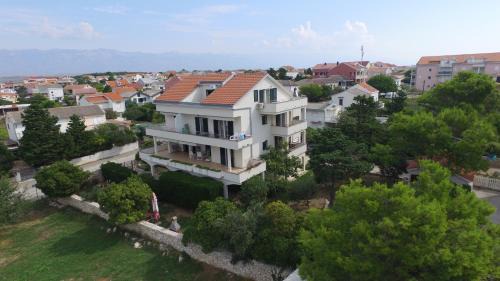 Povljana Apartment | Apartment House Nono