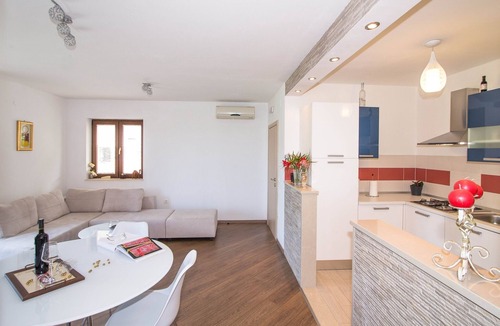 Pridvorje Apartment | Apartment in Pridvorje near Pasjaca Beach
