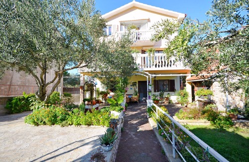 Susica Apartment | Apartment Gordan (42881-A3) - Murter - island Murter