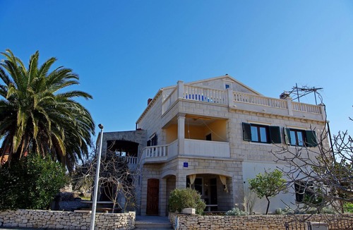 Sumartin Apartment | Apartment Mario (46531-A1) - Sumartin - island Brac
