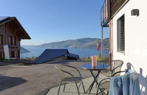 Krattigen Apartment | Apartment Huus Chloster- Apt Niesen by Interhome