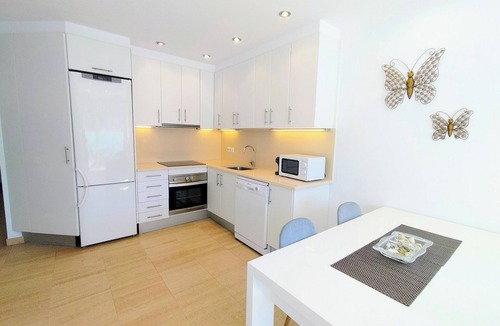 Port de la Selva Apartment | Apartment in the first sea line. Ideal for families.