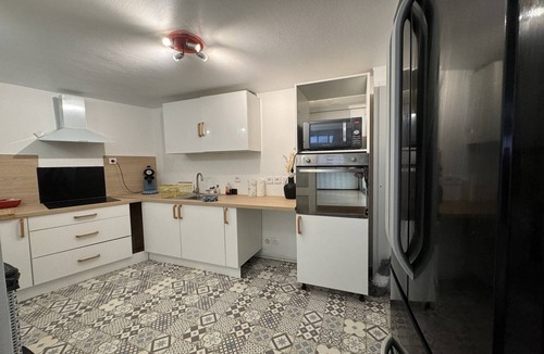 Ecommoy House | Apartment in Écommoy near Le Mans Circuit