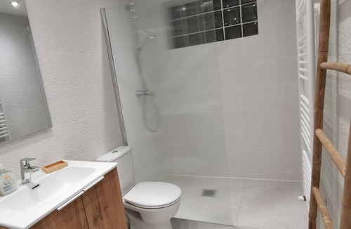 Deuil-la-Barre Apartment | Apartment in a house 12 minutes from Paris