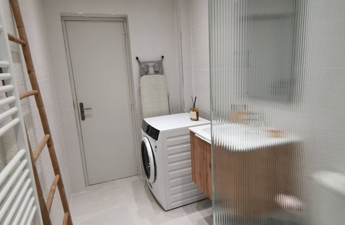 Deuil-la-Barre Apartment | Apartment in a house 12 minutes from Paris