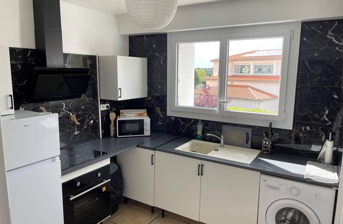Buxerolles Apartment | Apartment in a private residence 10km from Futuroscope