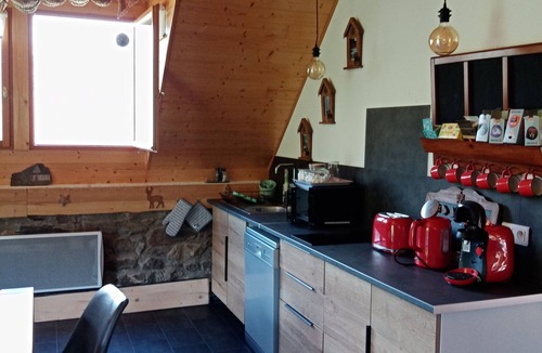 Estensan House | APARTMENT IN A RENOVATED FJELLSAUEFJORD