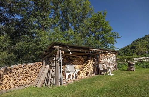 Estensan House | APARTMENT IN A RENOVATED FJELLSAUEFJORD