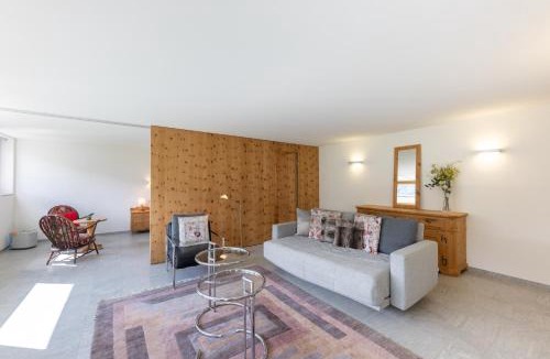 Samedan Apartment | Apartment in a sunny location in Samedan
