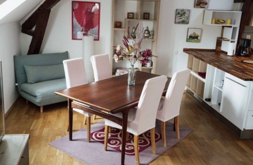 Begole Apartment | Apartment in an 1823 house in the heart of a small village.