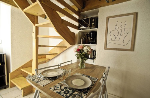 Aubenas Apartment | Apartment in Aubenas town center, cozy style, office, internet, netflix