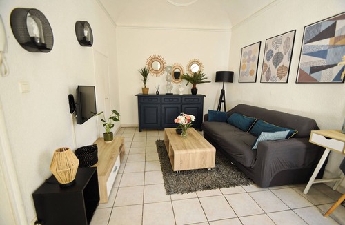 Aubenas Apartment | Apartment in Aubenas town center, cozy style, office, internet, netflix
