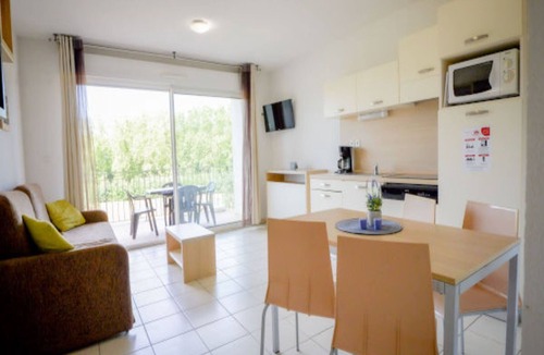 Azille Apartment | Apartment in Azille near Lac de Jouarres