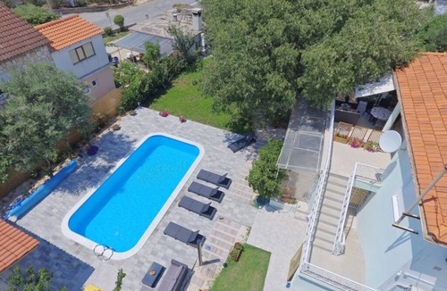 Bibinje Apartment | Apartment in Bibinje with Terrace, Air condition, WIFI, Washing machine (877-2)