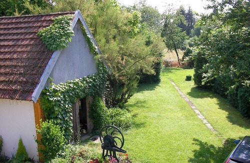 Chaumergy House | Apartment in big house