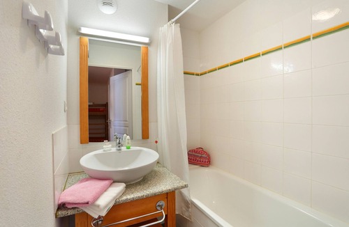 Ax-les-Thermes Apartment | Apartment in Bonascre with Mountain Views