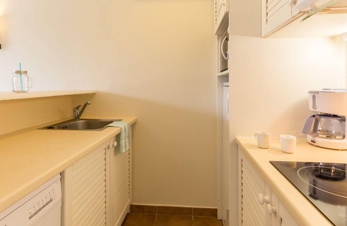 Danestal House | Apartment in Branville with balcony or terrace